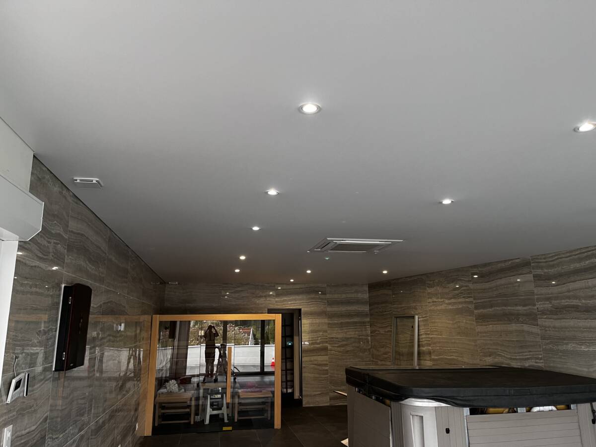 5 raisons d’installer un plafond tendu &agrave; chaud dans une salle de bain Montigny-l&egrave;s-Metz