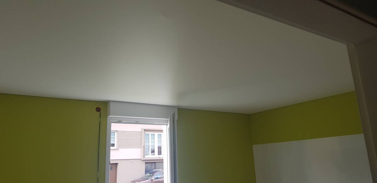 20190510_095639 | MS Habitat Pose d’une toile tendue satinée dans une cuisine à Ars-sur-Moselle près de Metz Fameck 3