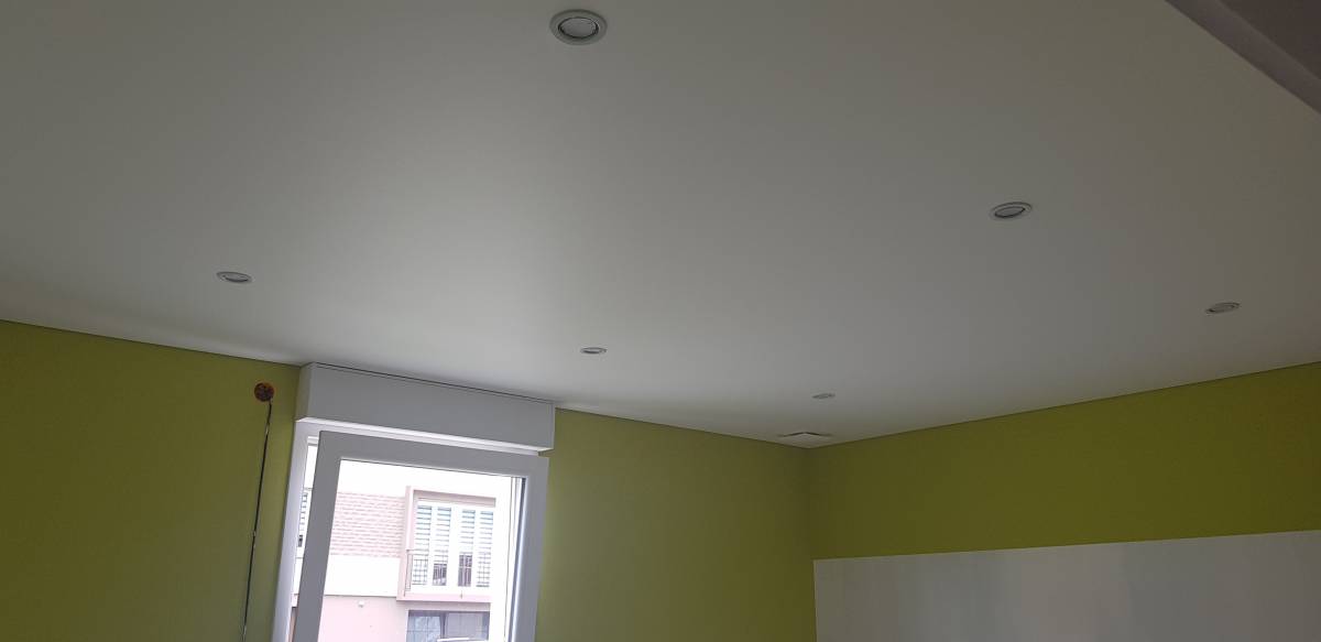 20190510_123335 | MS Habitat Pose d’une toile tendue satinée dans une cuisine à Ars-sur-Moselle près de Metz Forbach