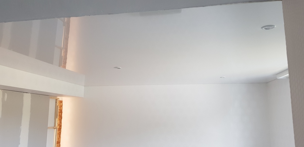 Pose d’une toile tendue &agrave; Grundvillers en Moselle Freyming-Merlebach