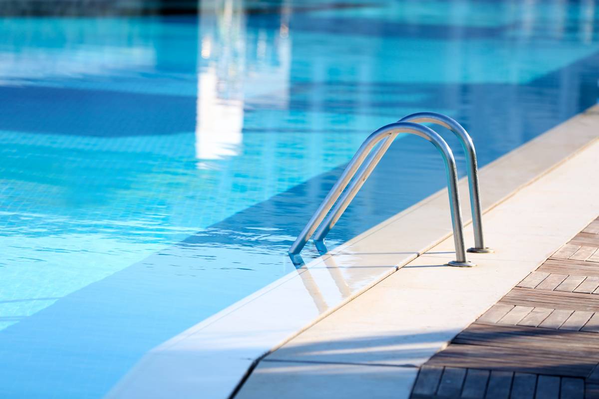 Pose de plafonds tendus pour piscine int&eacute;rieure en Moselle (57) Stiring-Wendel