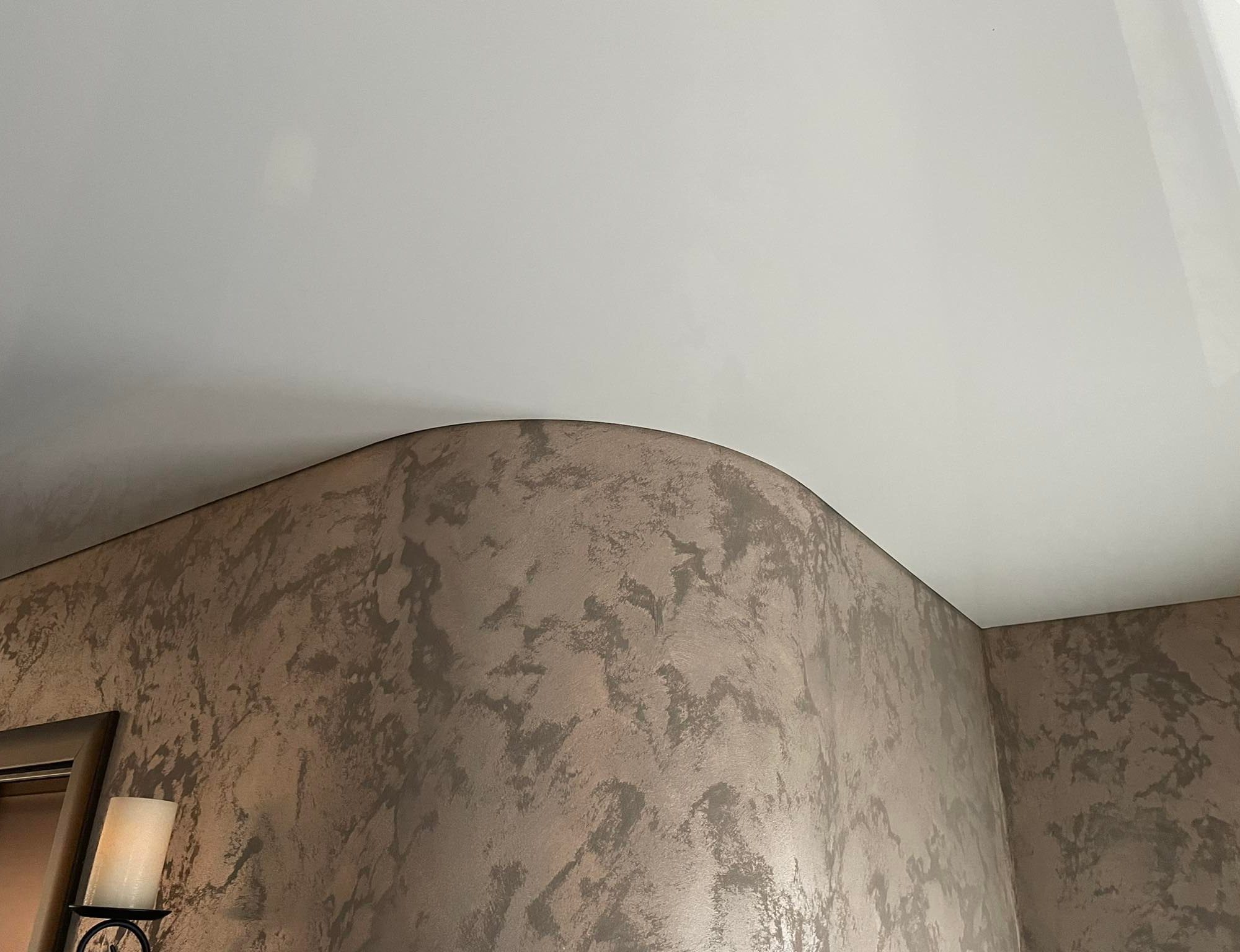 Adaptation aux particularit&eacute;s de votre plafond (Trappes,VMC, hotte, …) Stiring-Wendel