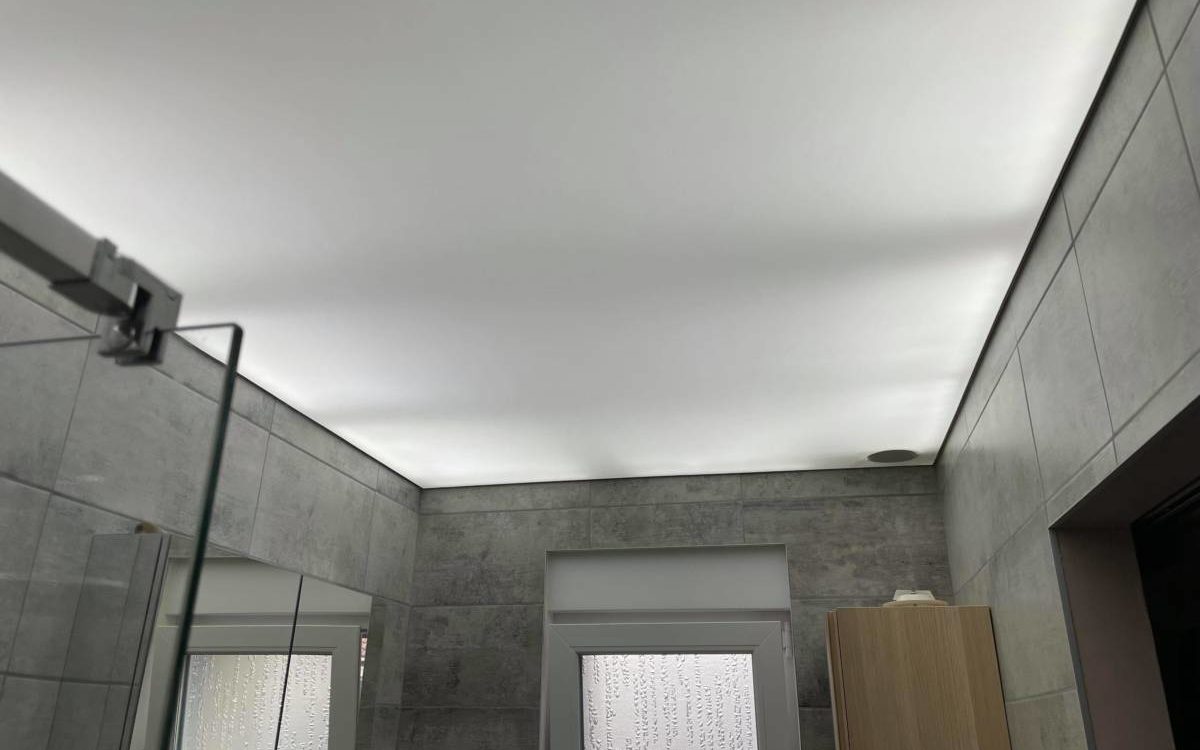 Quelles sont les &eacute;tapes pour nettoyer son plafond tendu ? Thionville