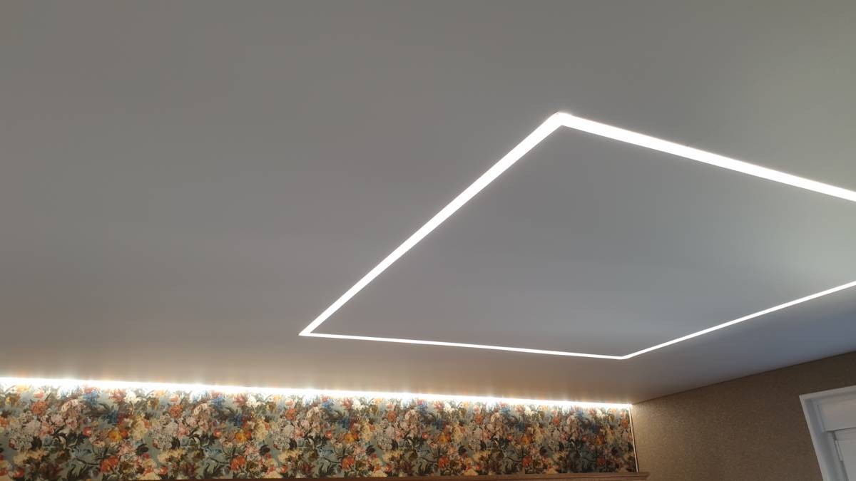 Quand r&eacute;nover son plafond tendu ? Forbach