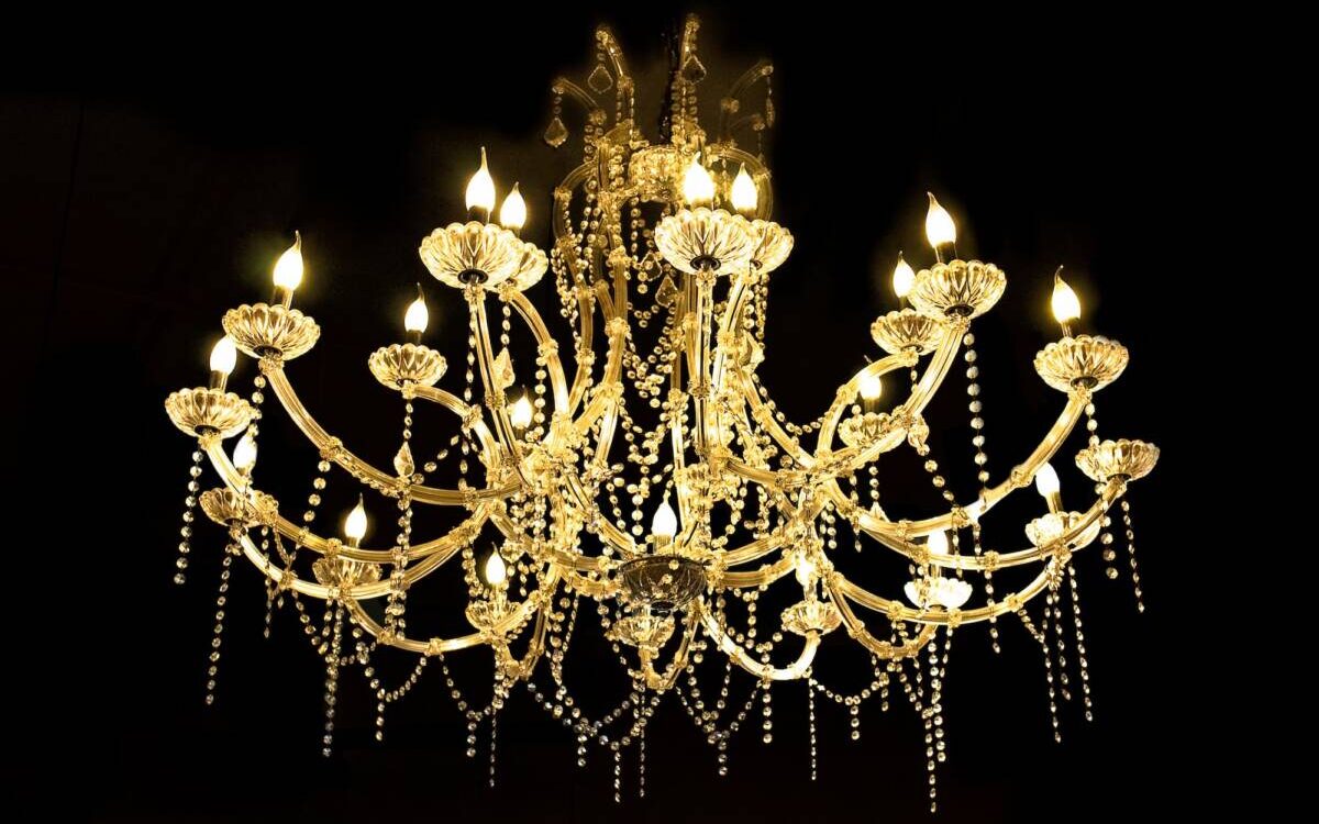 Comment fixer un lustre sur un plafond tendu&thinsp;? Woippy