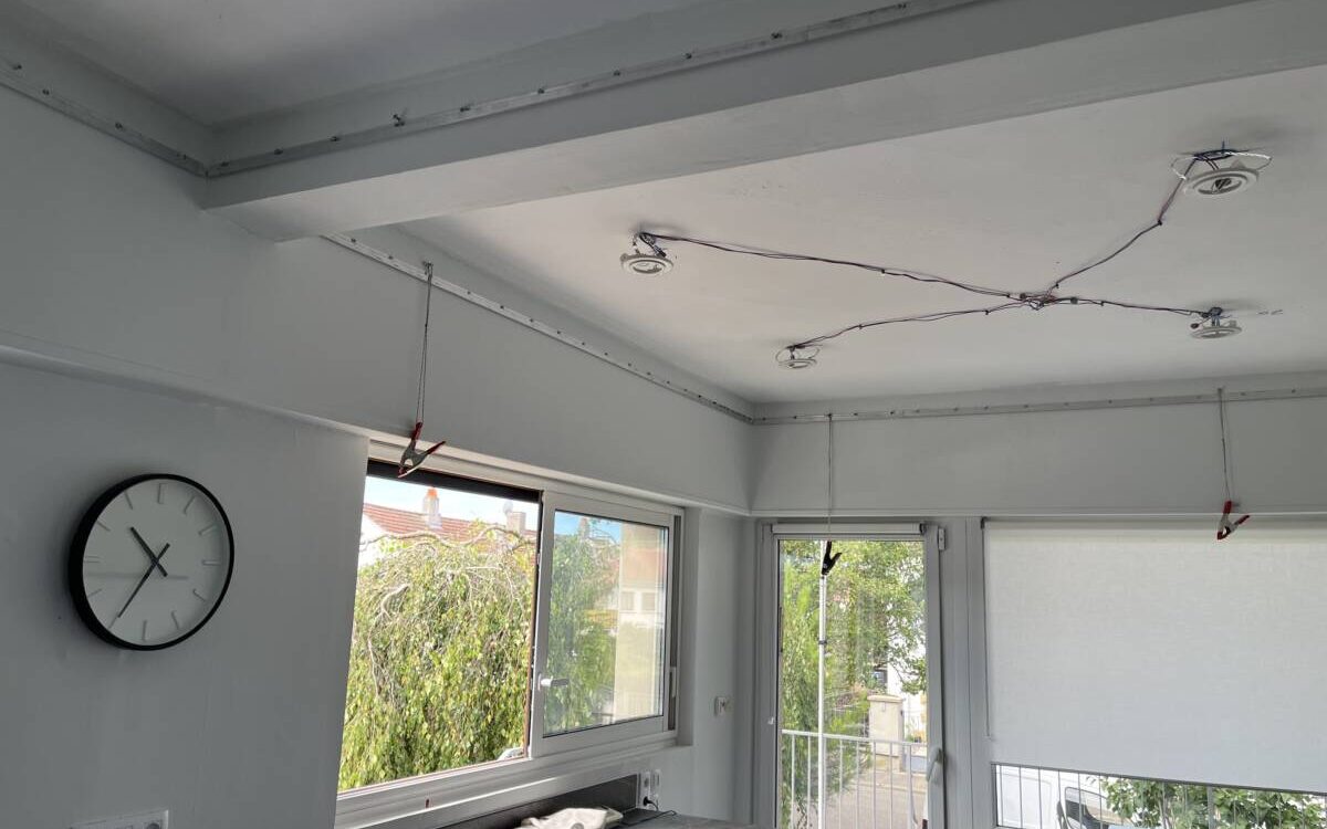 Quels r&ocirc;les jouent les divers composants et fonctions d’un faux plafond isolant ? Thionville