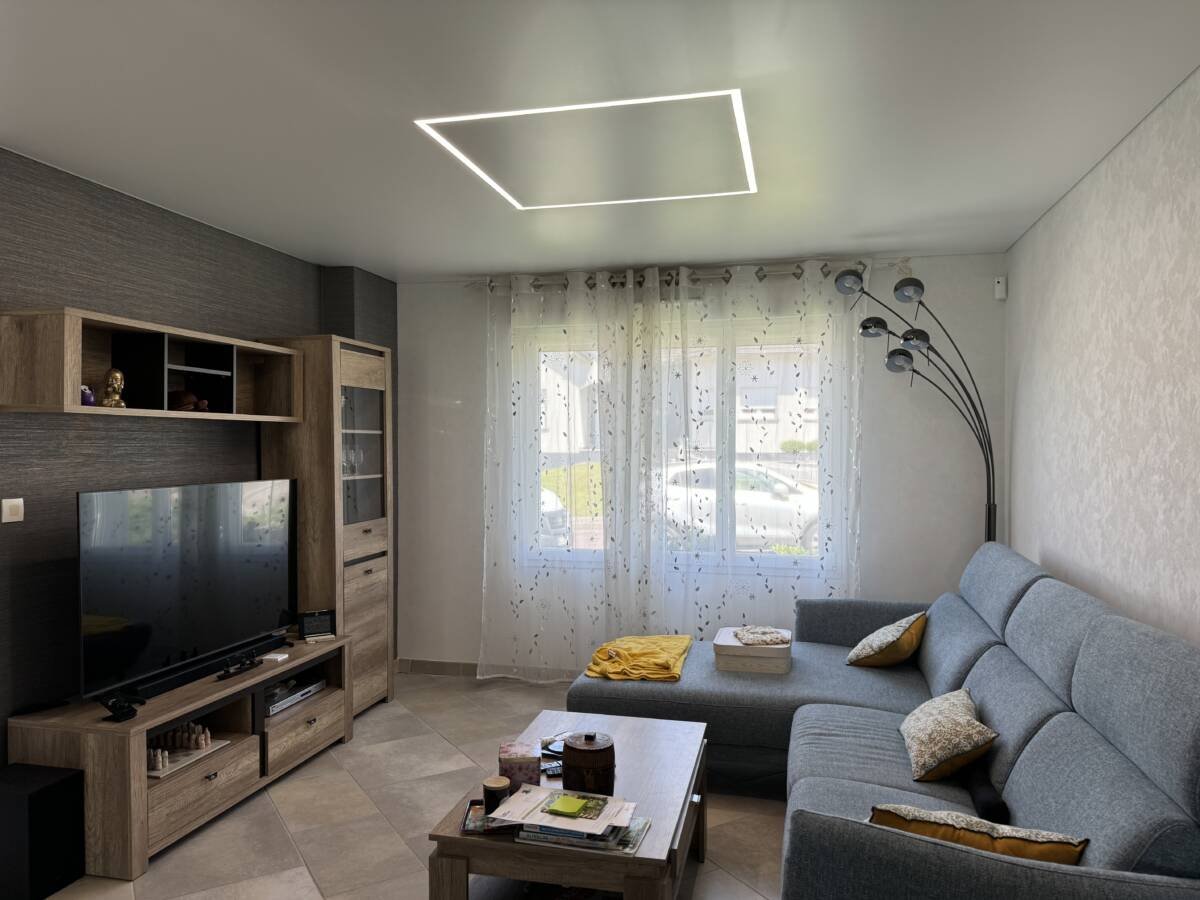 Spots LED ou rubans LED : quel &eacute;clairage choisir pour un plafond suspendu ? Stiring-Wendel